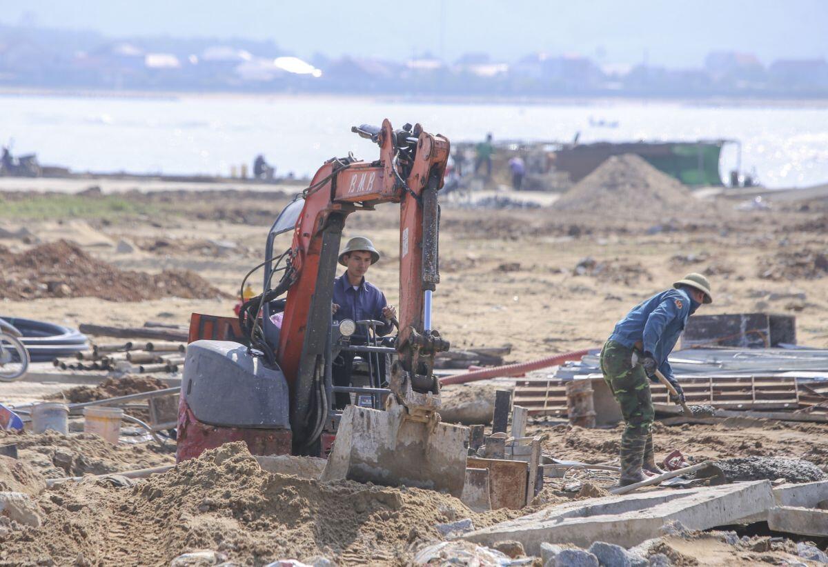 Dự án trọng điểm: Chỗ cấp tập thi công, nơi dở dang 'đứt đoạn'