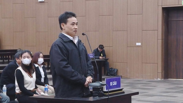 Cựu Phó Giám đốc Sở Ngoại vụ tỉnh Thái Nguyên: “Dịch COVID-19 là cơ hội để bị cáo kiếm thêm thu nhập?