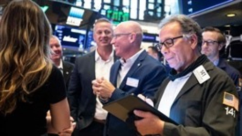 S&P 500 tăng hơn 1% trước đêm Giáng sinh