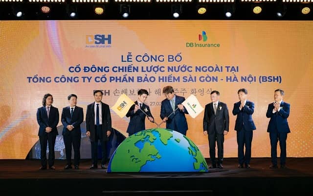 Thương vụ M&A tiêu biểu: Tiền ngoại dẫn sóng tiêu dùng, tài chính, năng lượng