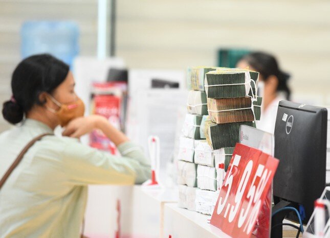 Ngoài việc tiền ‘đẻ’ ra tiền, lý do gì người Việt thích gửi tiết kiệm?