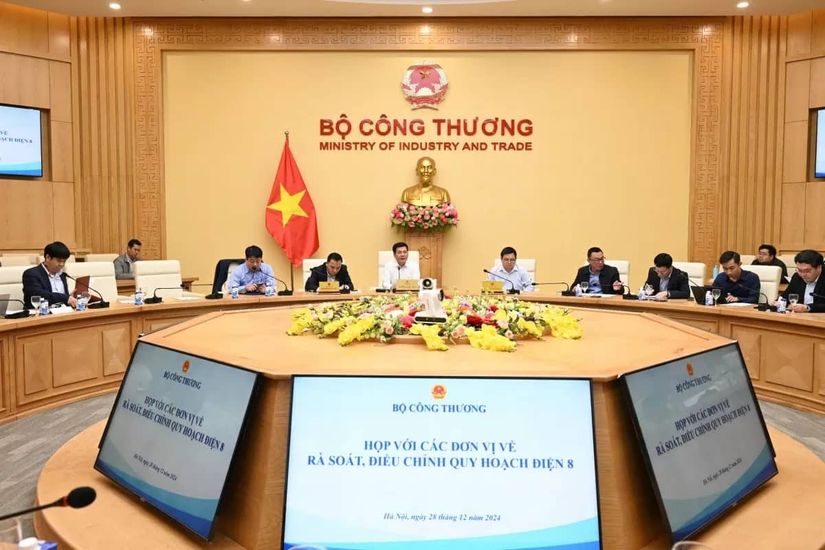 Bộ Công Thương họp rà soát Quy hoạch điện VIII 