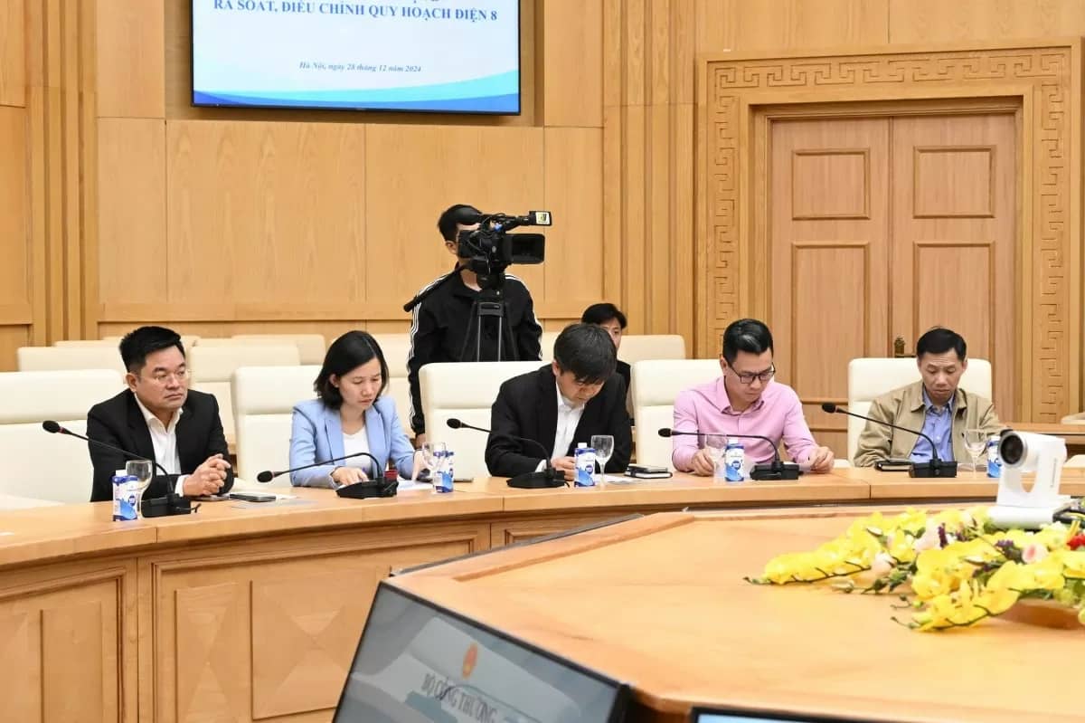 Bộ Công Thương họp rà soát Quy hoạch điện VIII 