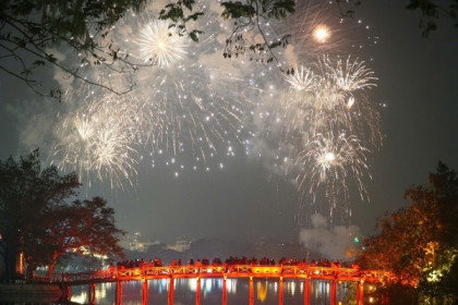 Chùm ảnh pháo hoa chào đón năm mới 2025