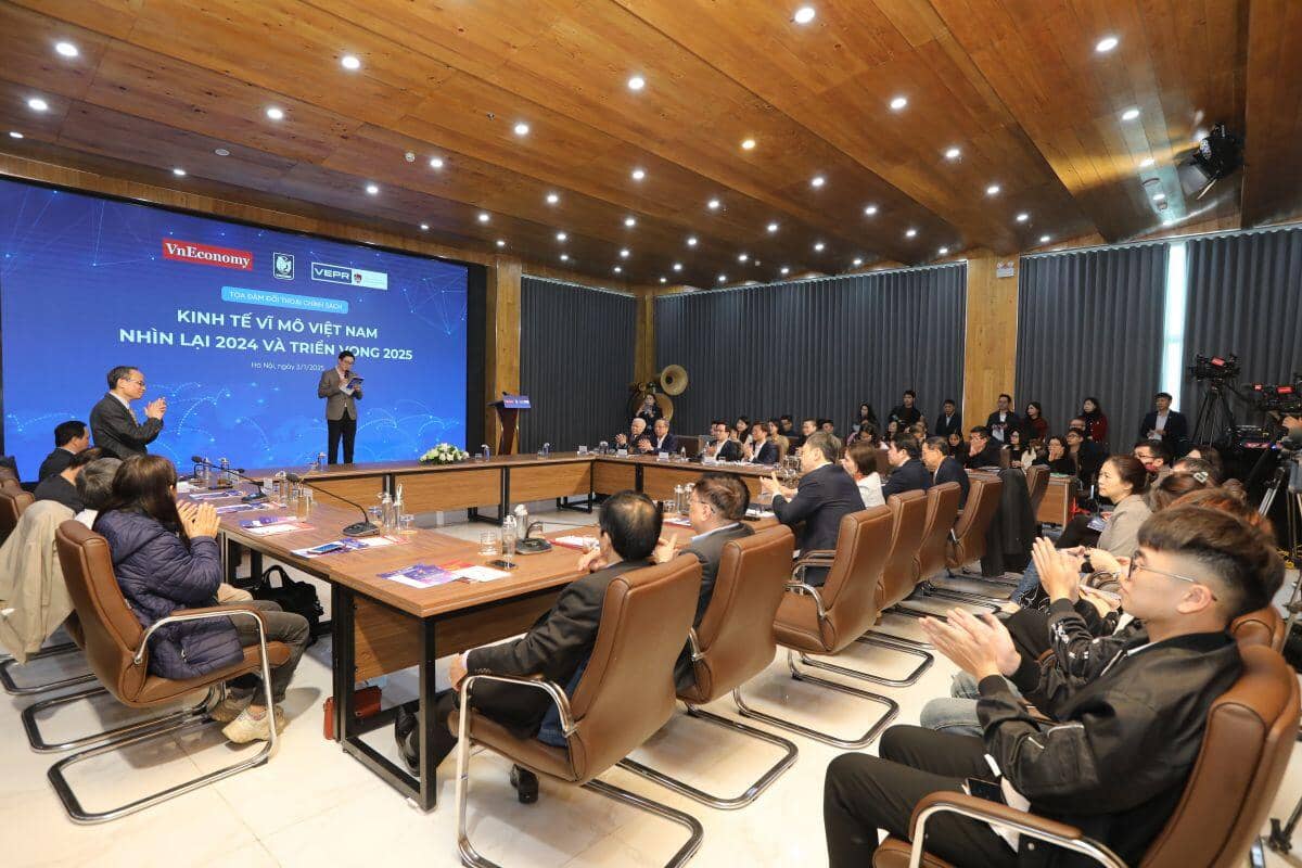 Viện VEPR: Kinh tế tăng trưởng ổn định nhưng rủi ro vẫn tiềm ẩn trong năm 2025