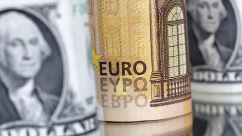 Áp lực mất giá bủa vây, đồng euro có thể giảm về ngang USD