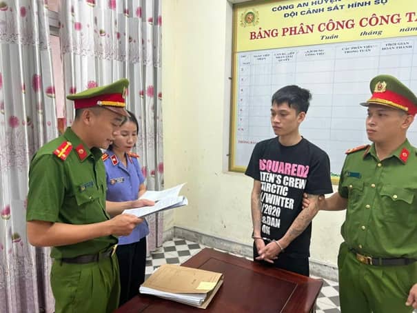 Nhức nhối lừa đảo mua vé tàu xe Tết online, chuyên gia cảnh báo “nóng”