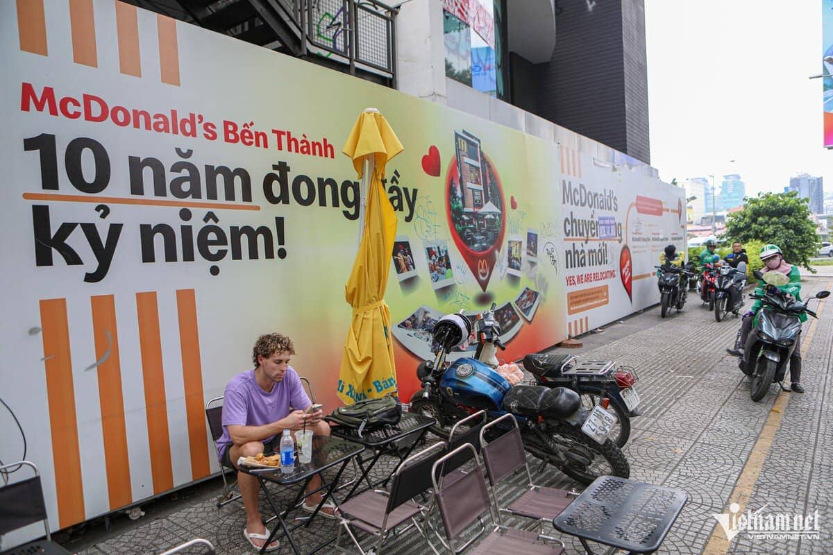 Hàng loạt mặt bằng ở TPHCM bỏ trống trên nhiều tuyến phố sầm uất
