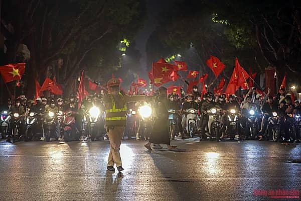 Vượt đèn đỏ không bị xử phạt trong những trường hợp nào?