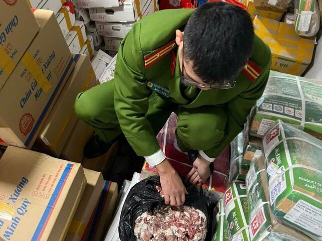 Cận cảnh 'kho' nầm, tràng, chân gà... không rõ nguồn gốc chuẩn bị đưa ra thị trường