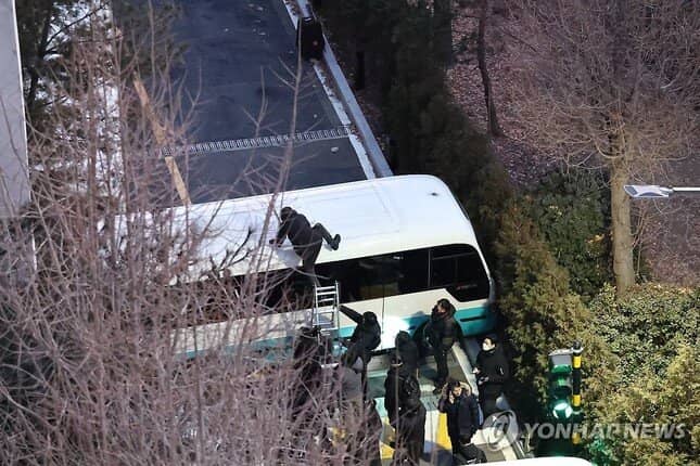 Tổng thống Hàn Quốc Yoon Suk Yeol nói gì khi bị bắt?