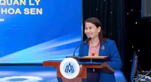 Theo dấu dòng tiền thông minh: Ưu tiên chứng khoán hay bất động sản?