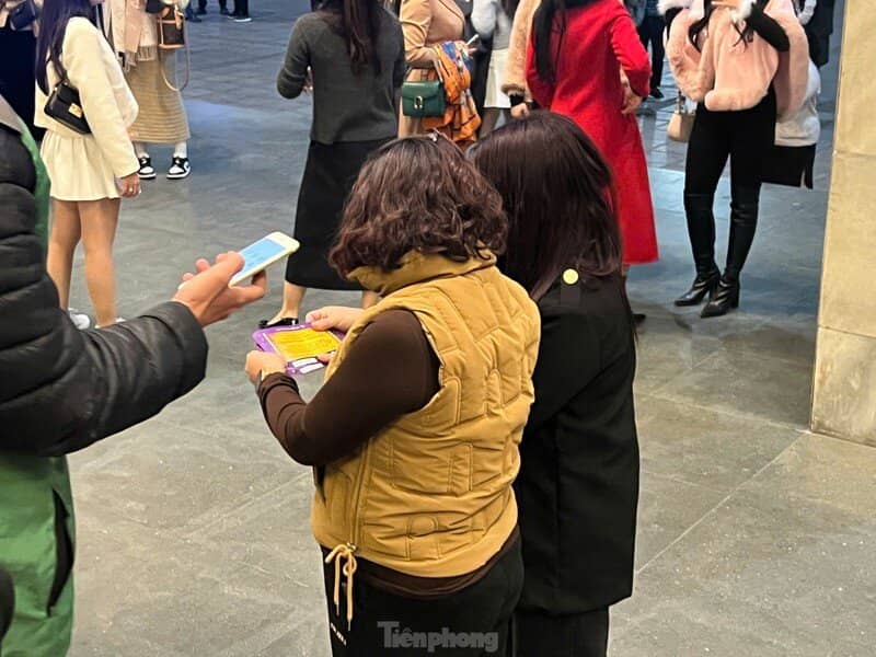 Vé Táo quân 2025: Hét giá cả chục triệu, phe "ế ẩm" tranh khách