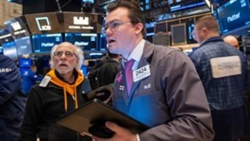 S&P 500 đứt mạch tăng khi cổ phiếu công nghệ giảm mạnh