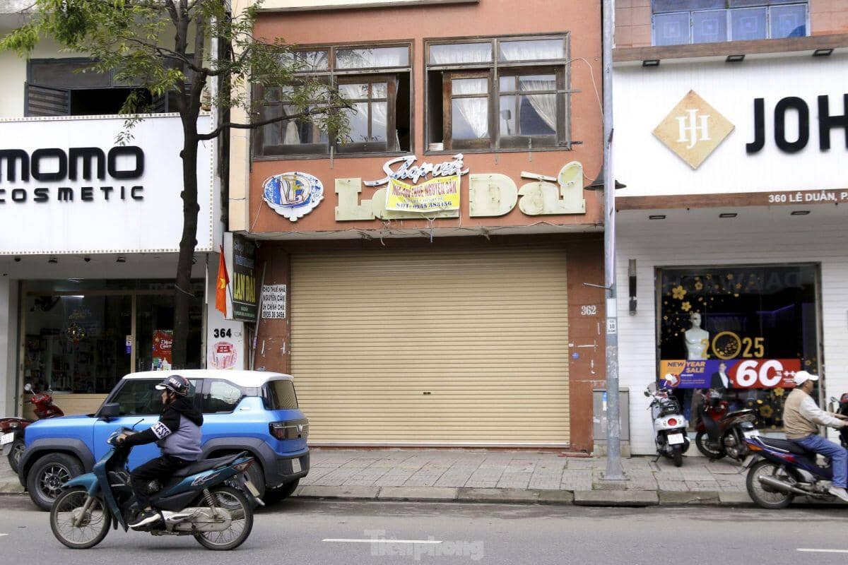 Phố thời trang Đà Nẵng ‘cửa đóng then cài’ giữa mùa làm ăn dịp Tết