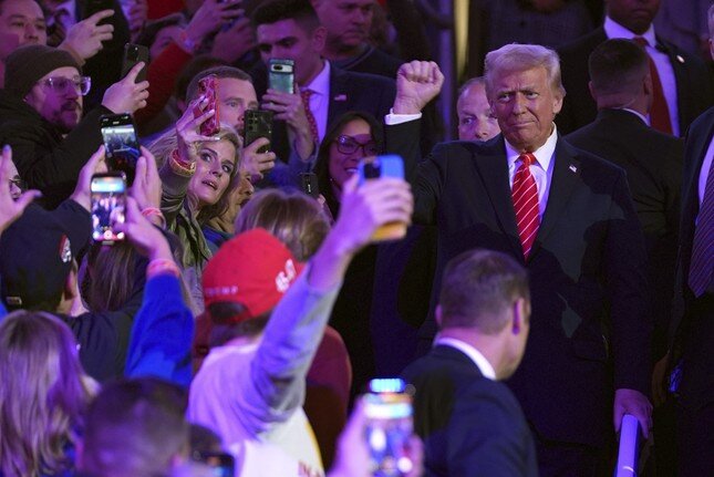 Màn trở lại ngoạn mục của ông Trump mở ra kỷ nguyên biến động mới ảnh 1