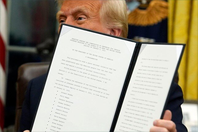 Ngày đầu tiên nhậm chức: Ông Trump ký hàng loạt sắc lệnh, ban hành lệnh ân xá, rút Mỹ khỏi WHO