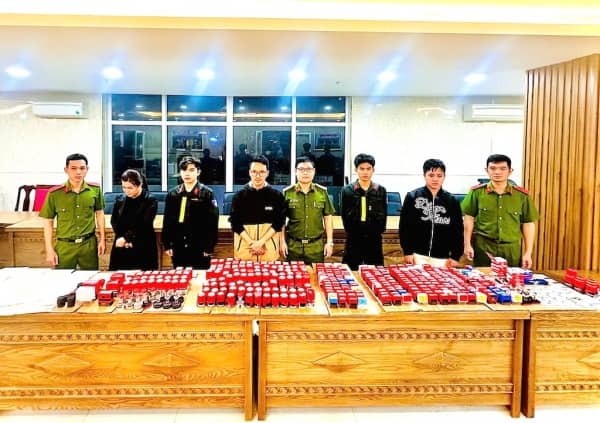 Triệt phá đường dây rửa tiền hơn 30.000 tỷ đồng có nhân viên ngân hàng tiếp tay
