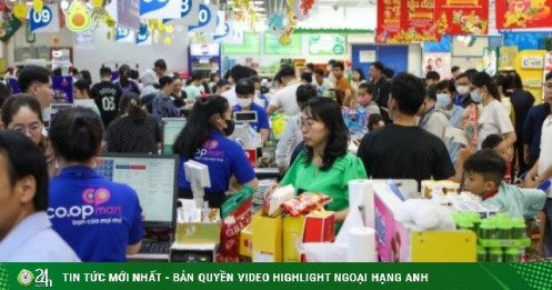 Siêu thị đông 'ná thở', khách đi nhiều lần chưa mua đủ hàng Tết