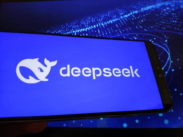Tuy nhiên, cũng có những hoài nghi về thành tựu của DeepSeek. Các nhà phân tích tại Bernstein cho rằng  ...