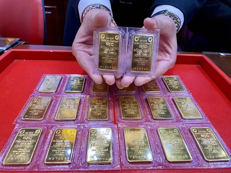Nhiều nhà đầu tư lãi đậm trong cơn “điên loạn” của giá vàng