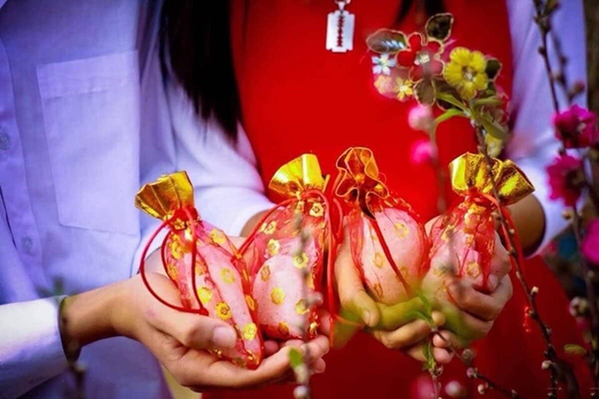 Nên mua gì vào đầu năm Ất Tỵ để được may mắn?