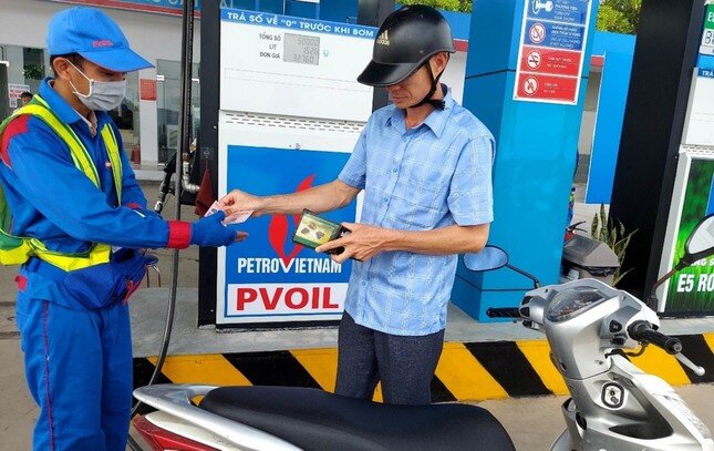 Giá xăng dầu đồng loạt giảm, có loại giảm tới gần 1.000 đồng/lít ảnh 1