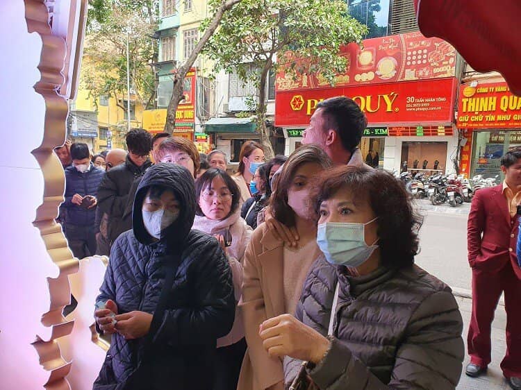 Giá vàng nhẫn tăng như “lên đồng”, mua vàng Thần Tài năm ngoái giờ bán lãi bao nhiêu?