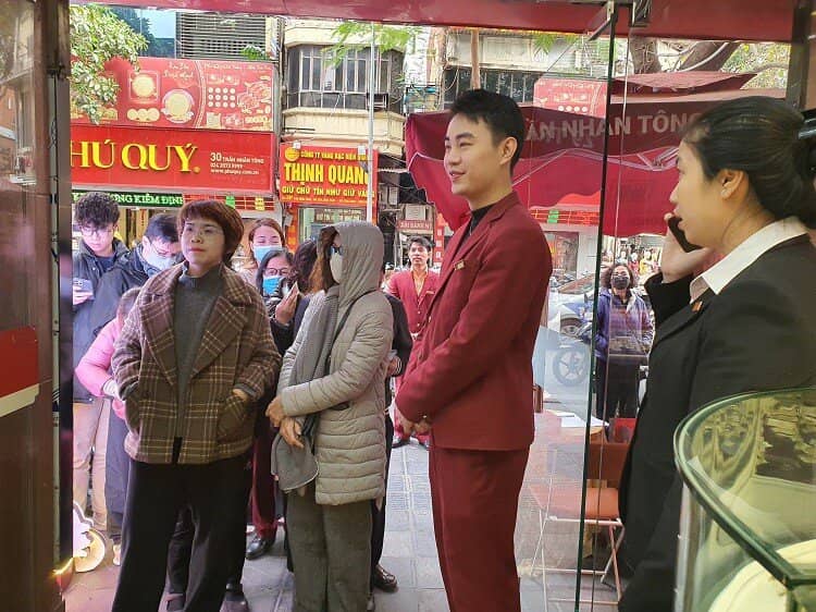 Giá vàng nhẫn tăng như “lên đồng”, mua vàng Thần Tài năm ngoái giờ bán lãi bao nhiêu?