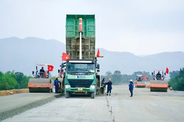 Bộ GTVT phấn đấu hoàn thành thêm 1,188km cao tốc trong năm 2025
