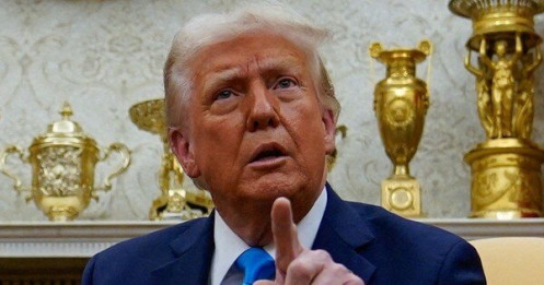 Ông Trump bị phản đòn dồn dập