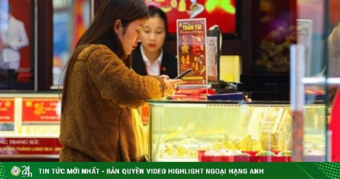 Cận ngày vía Thần Tài, cầm vàng ra khỏi cửa hàng đã lỗ tới 3 triệu đồng/lượng