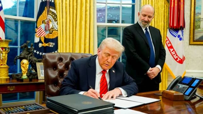 Tổng thống Mỹ Trump chính thức áp mức thuế 25% lên thép và nhôm