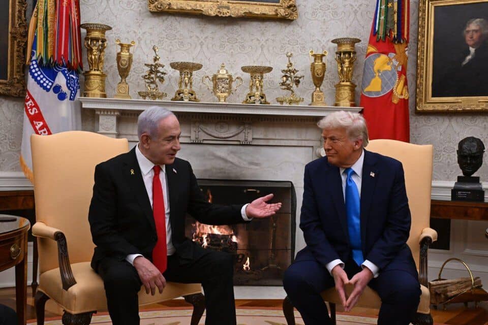 Tuần làm việc thứ 3 tại Nhà Trắng đầy biến động của ông Trump