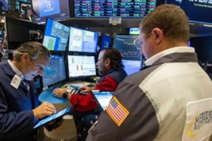 Chứng khoán Mỹ sụt mạnh, đồng USD leo dốc sau báo cáo lạm phát