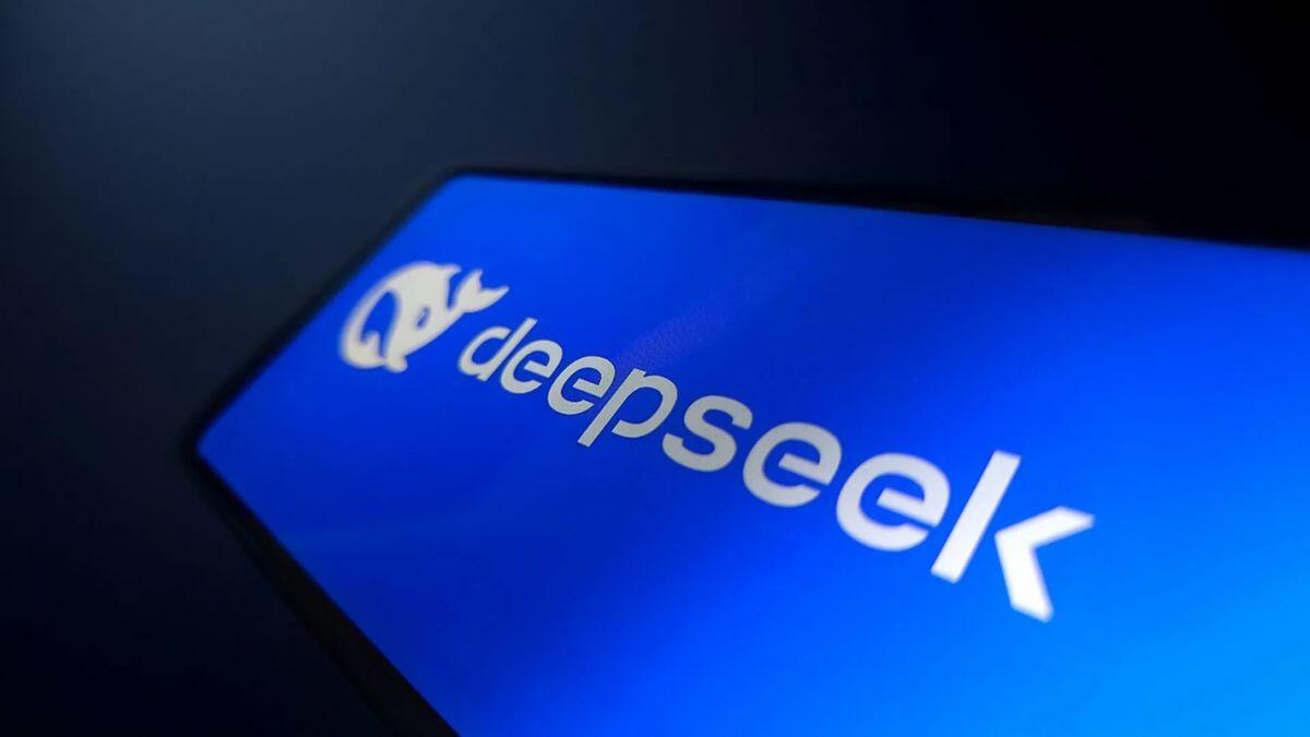 Đu cơn sốt DeepSeek, loạt app mạo danh nở rộ “moi tiền” người dùng