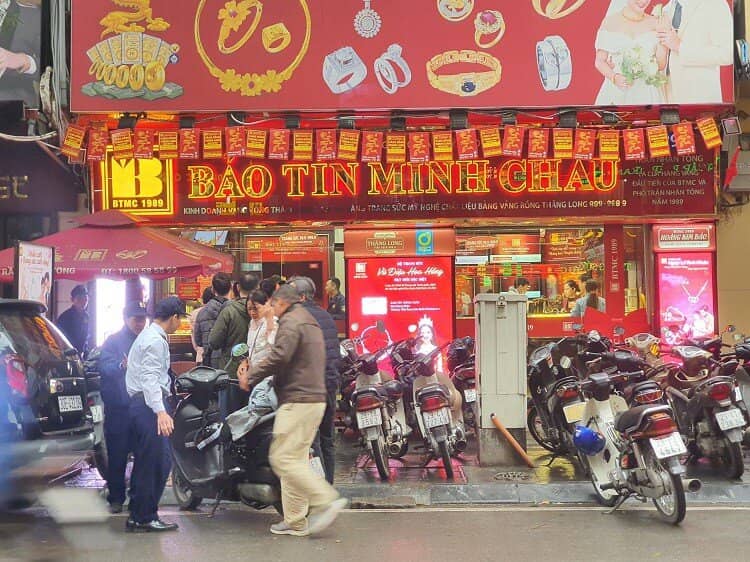 Giá vàng 19/2 tăng giảm chóng mặt, cửa hàng điều chỉnh chiều mua vào cao chưa từng thấy