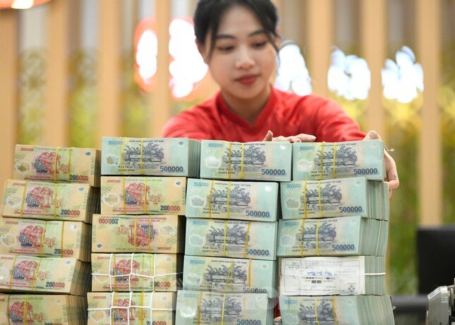 Lo ngại 'đánh thuế' thu nhập cá nhân từ tiền lãi gửi tiết kiệm