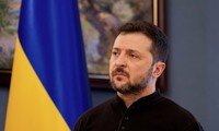 Ông Zelensky dịu giọng sau khi bị ông Trump gọi là ‘độc tài’
