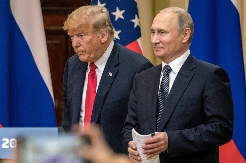 Cả thế giới ‘nín thở’ sau cú bắt tay của ông Trump và ông Putin