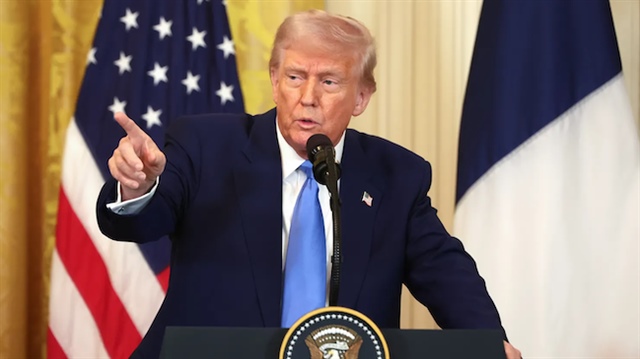 Ông Trump tuyên bố sẽ triển khai áp thuế với Canada và Mexico sau 1 tháng trì hoãn