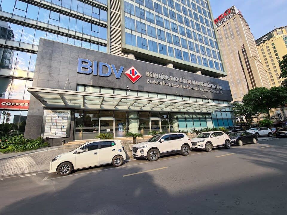 Ngân hàng xoay xở trong cuộc đua tăng vốn