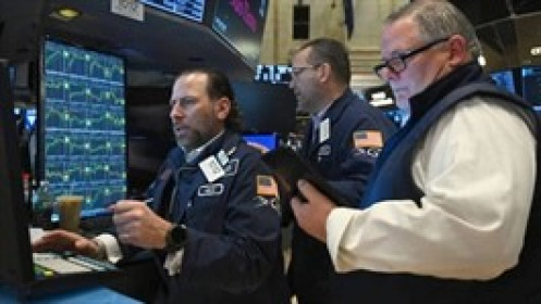 S&P 500 giảm gần 2% khi Trump muốn áp thêm thuế với Trung Quốc