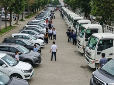 Lợi nhuận ngành ô tô khởi sắc quý cuối năm, nhóm xe tải hụt hơi