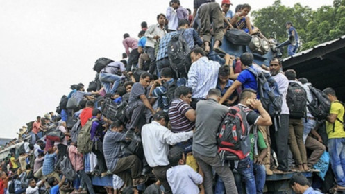 Tiền nội lại cuồn cuộn đổ vào chứng khoán, cá nhân miệt mài gom ròng 9.000 tỷ đồng trong tháng 2