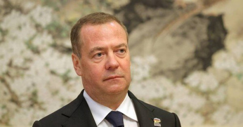 Ông Dmitry Medvedev nói gì về việc Tổng thống Ukraine thay đổi thái độ với Mỹ?