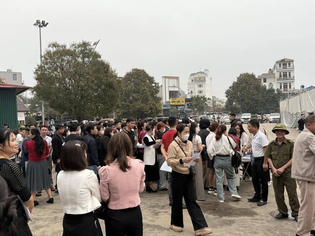 Hưng Yên: Đất đấu giá ở xã được ‘chốt’ tới 158 triệu đồng/m2, môi giới rao chênh cả tỷ