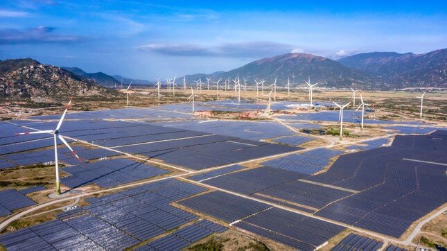 Phó Thủ tướng chỉ đạo về vấn đề giá điện khuyến khích