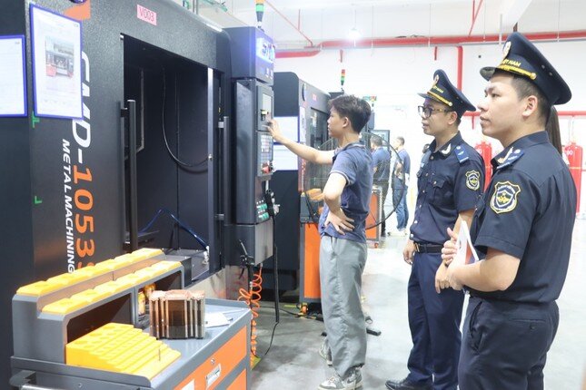 Xuất nhập khẩu hơn 1 tỷ USD ngày đầu vận hành mô hình hải quan mới