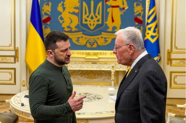 Đặc phái viên Mỹ về Ukraine bị giảm quyền sau phàn nàn của Nga ảnh 1